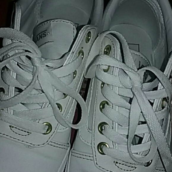 White vans - Picture 4 of 4